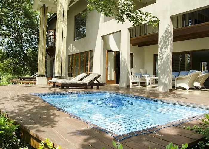 Villa Rostrata-On-Lake